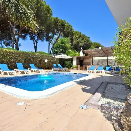 Modern In With Private Pool Holiday home *