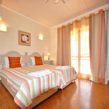 In Algarve Near Marina & Golf Course Feriehus