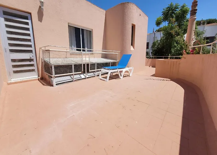 In Algarve Near Marina & Golf Course * Quarteira