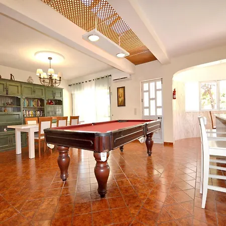 Дом отдыха In Algarve Near Marina & Golf Course